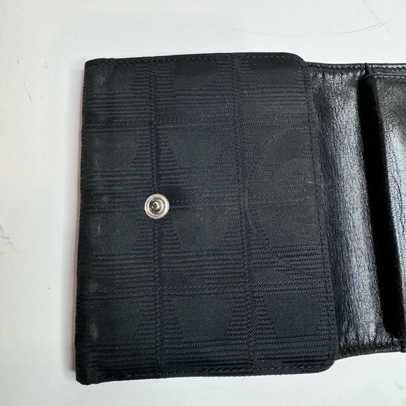 Authentic Chanel travel line bifold wallet - Picture 5 of 11